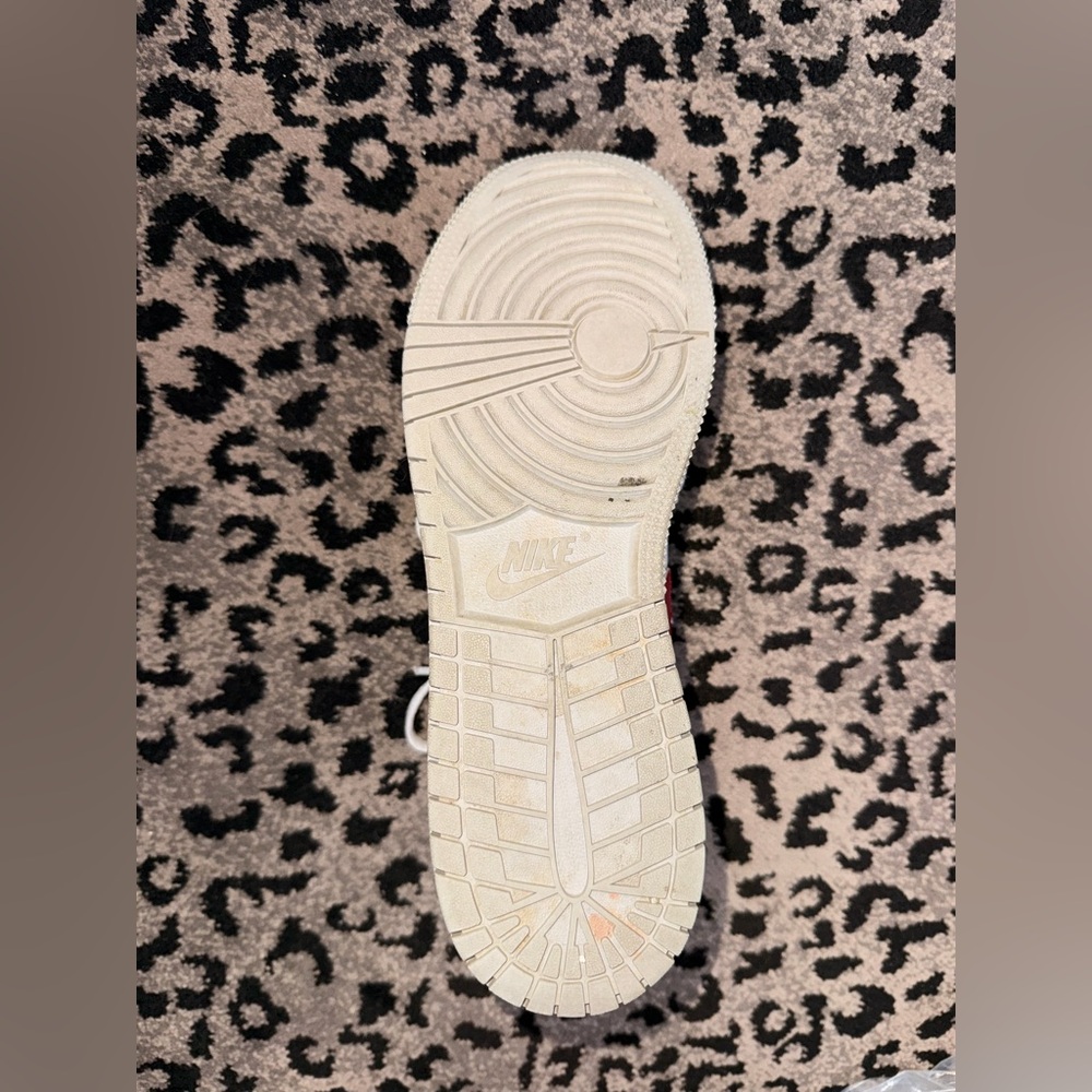 Nike Air Jordan 1 Low SE Sneakers - Picture 5 of 5